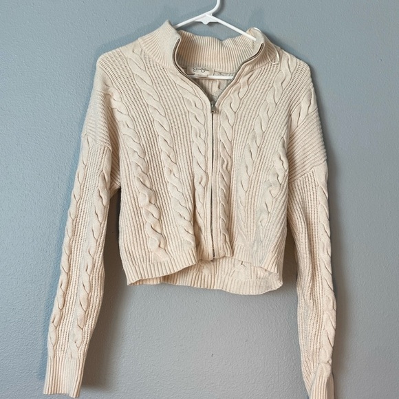 Jessica Simpson Sweaters - Jessica Simpson Cream Cable Knit Sweater